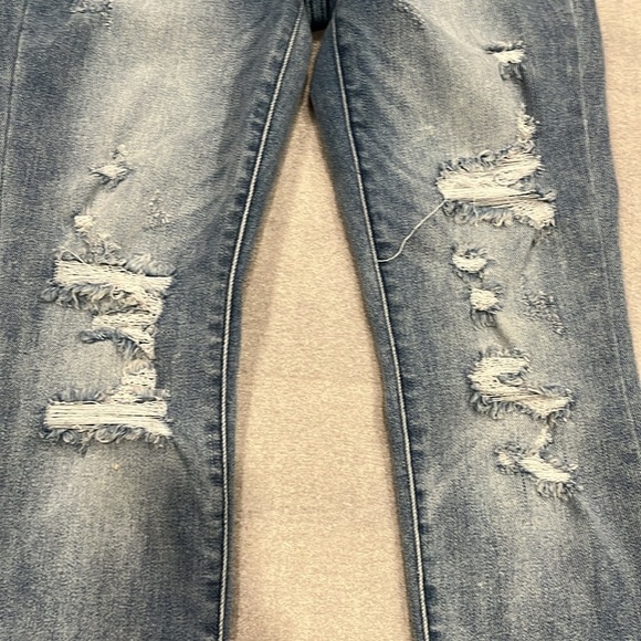 [5/27]Judy Blue Skinny Fit Light Washed Distressed mid Rise Stretch Jeans - Picture 6 of 8